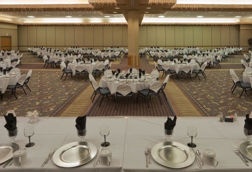 هتل Holiday Inn Spearfish Convention Center, An Ihg