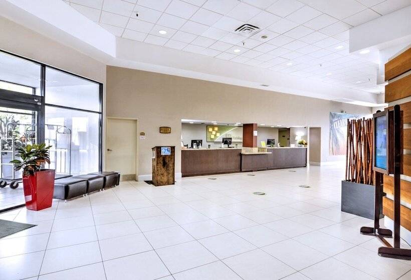 בית מלון כפרי Holiday Inn St. Petersburg N   Clearwater, An Ihg