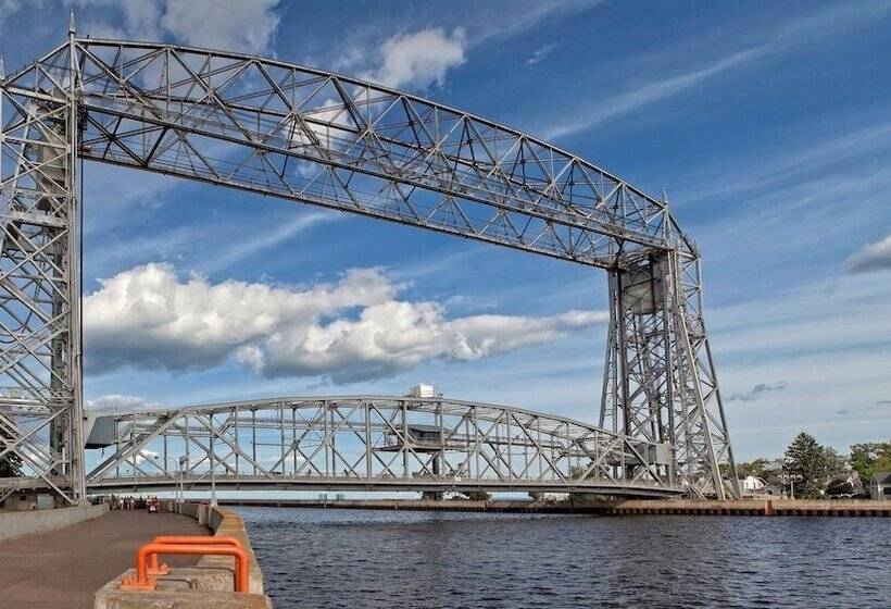 ホテル Holiday Inn & Suites Duluth Downtown, An Ihg