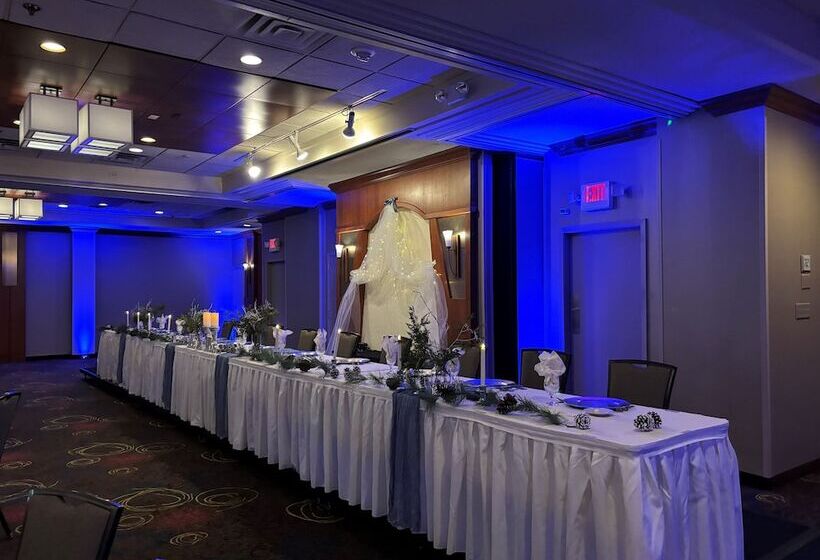 هتل Holiday Inn & Suites Duluth Downtown, An Ihg