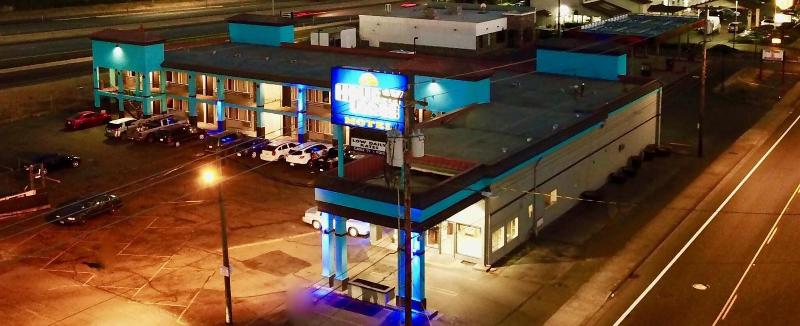 فندق Holiday Lodge   Salem,or