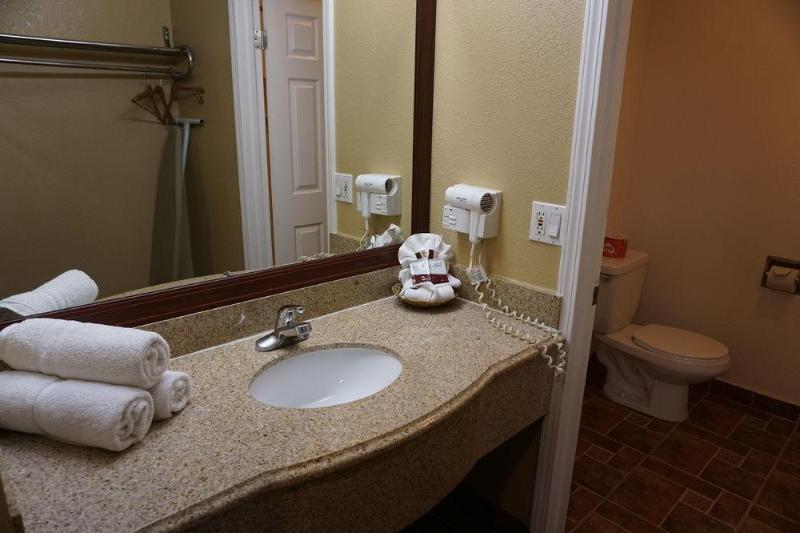 فندق Hollywood Inn Express North