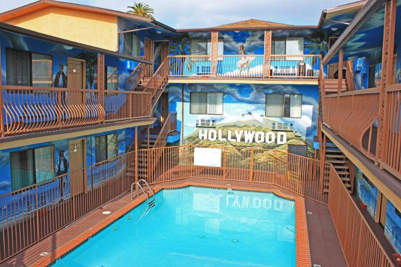 فندق Hollywood Inn Express North