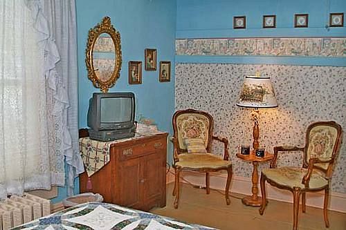 فندق Homespun Country Inn