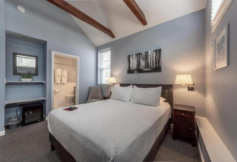 Отель Homestead Inn