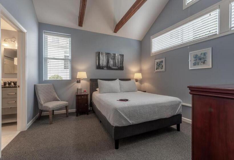 Отель Homestead Inn