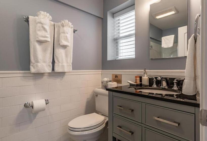 Отель Homestead Inn