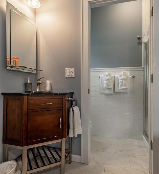 Отель Homestead Inn