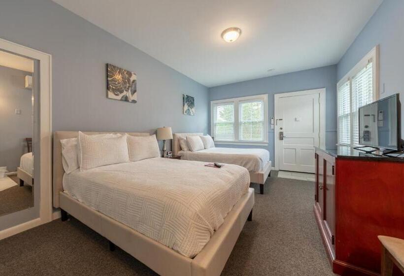 Отель Homestead Inn