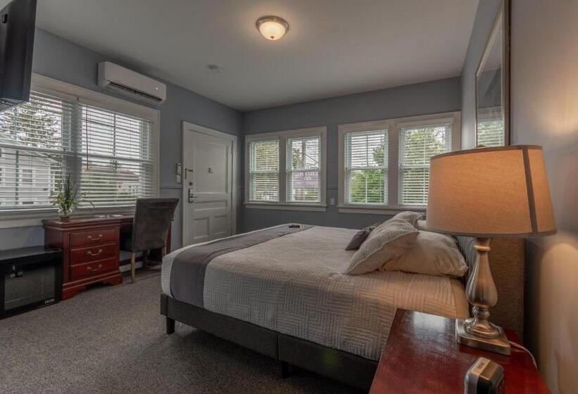 Отель Homestead Inn