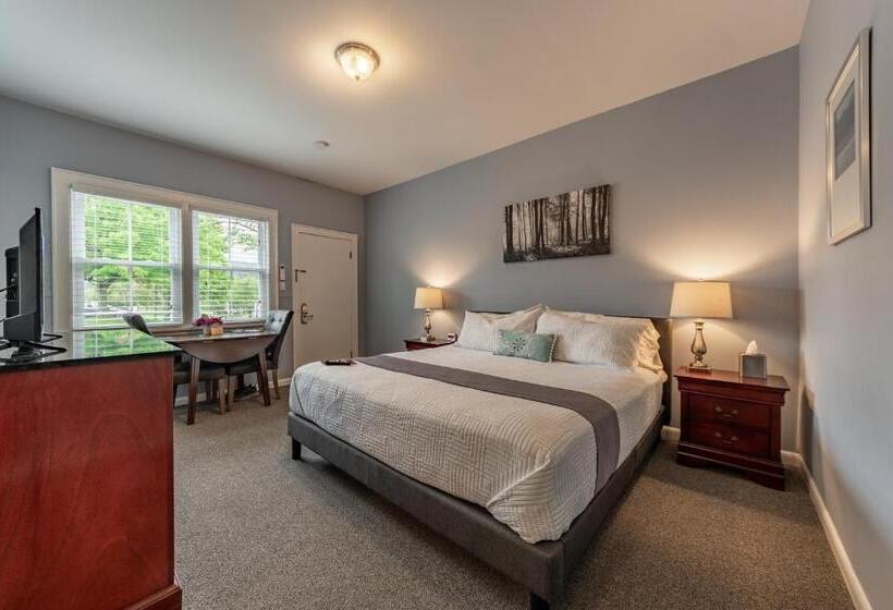 Отель Homestead Inn