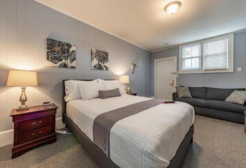 Отель Homestead Inn