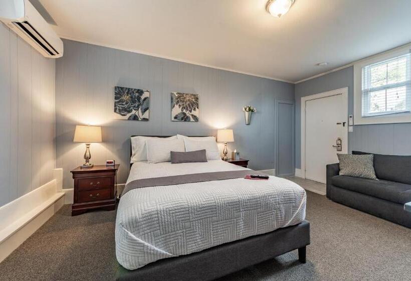 Отель Homestead Inn