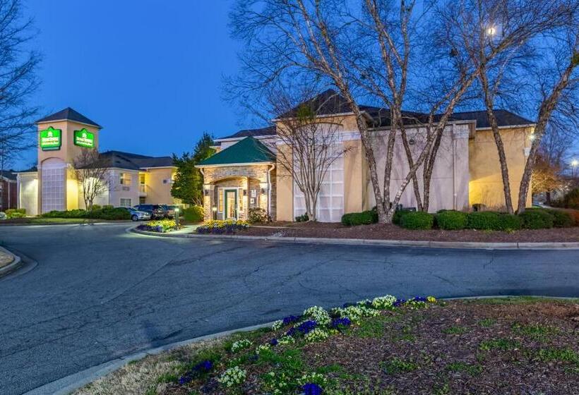 فندق Hometowne Studios By Red Roof   Atlanta Ne   Peachtree Corners