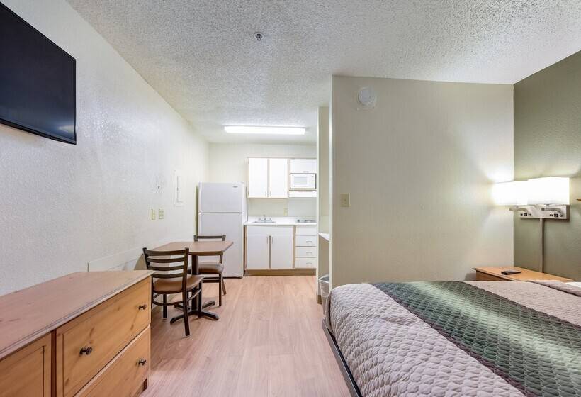 فندق Hometowne Studios By Red Roof Dallas   North Addison   Tollway