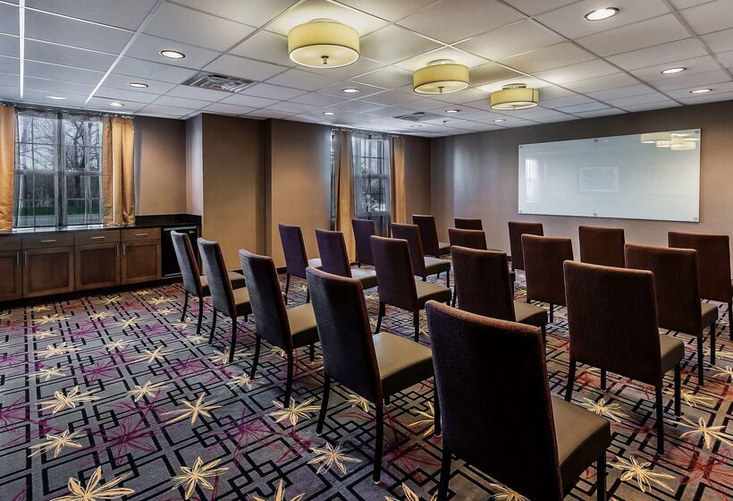Отель Homewood Suites By Hilton Buffaloairport