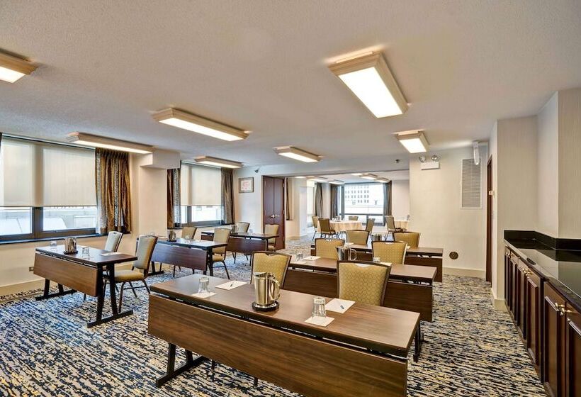 هتل Homewood Suites By Hilton Chicagodowntown