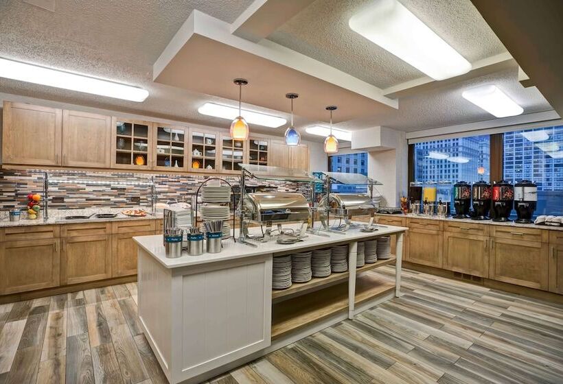 هتل Homewood Suites By Hilton Chicagodowntown