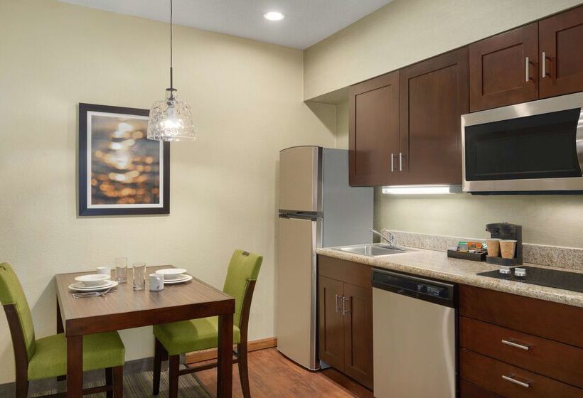 فندق Homewood Suites By Hilton St. Petersburg Clearwater