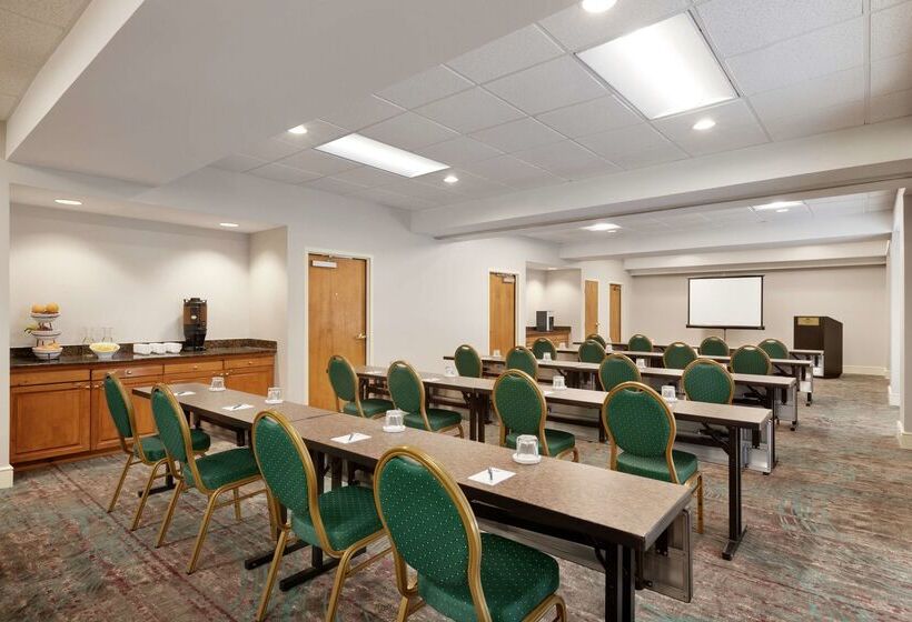 فندق Homewood Suites By Hilton St. Petersburg Clearwater