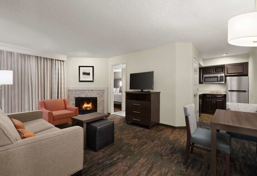 فندق Addison Suites