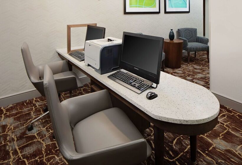 Отель Homewood Suites By Hilton Dallasmarket Center