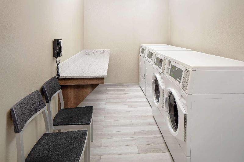 Отель Homewood Suites By Hilton Dallasmarket Center