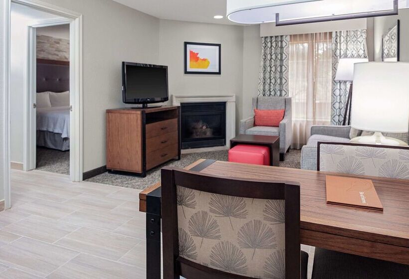 בית מלון כפרי Homewood Suites By Hilton Ft. Worthbedford