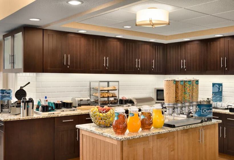 هتل Homewood Suites By Hilton Grand Rapids