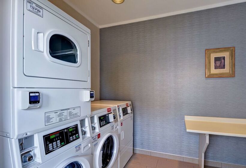 هتل Homewood Suites By Hilton Windsor Locks Hartford