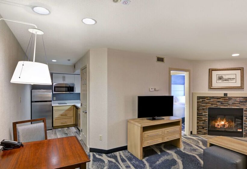 هتل Homewood Suites By Hilton Windsor Locks Hartford