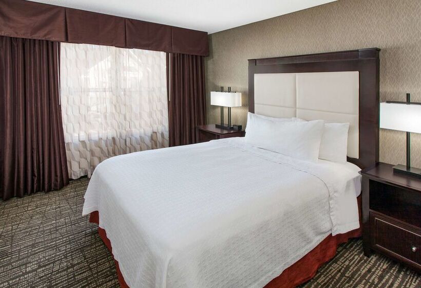 فندق Homewood Suites By Hilton Indianapoliskeystone Crossing