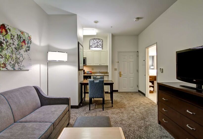 هتل Homewood Suites By Hilton Newarkcranford