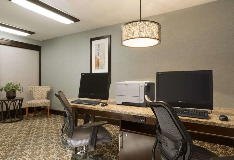 هتل Homewood Suites Toledo Maumee