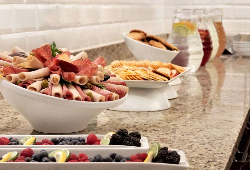 هتل Homewood Suites Toledo Maumee