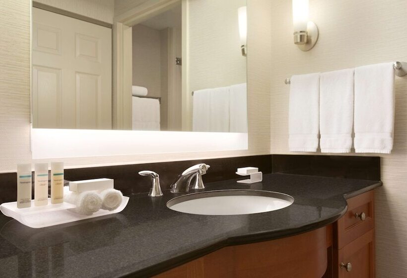 هتل Homewood Suites Toledo Maumee