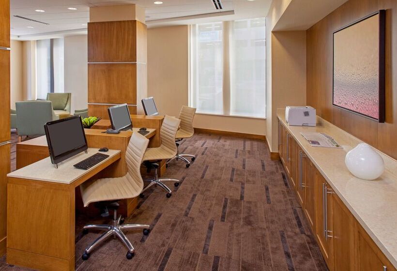 Отель Hyatt Place New Orleans Convention Center