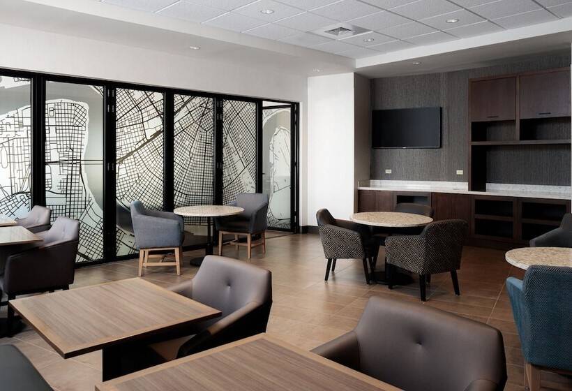 Отель Hyatt Place New Orleans Convention Center