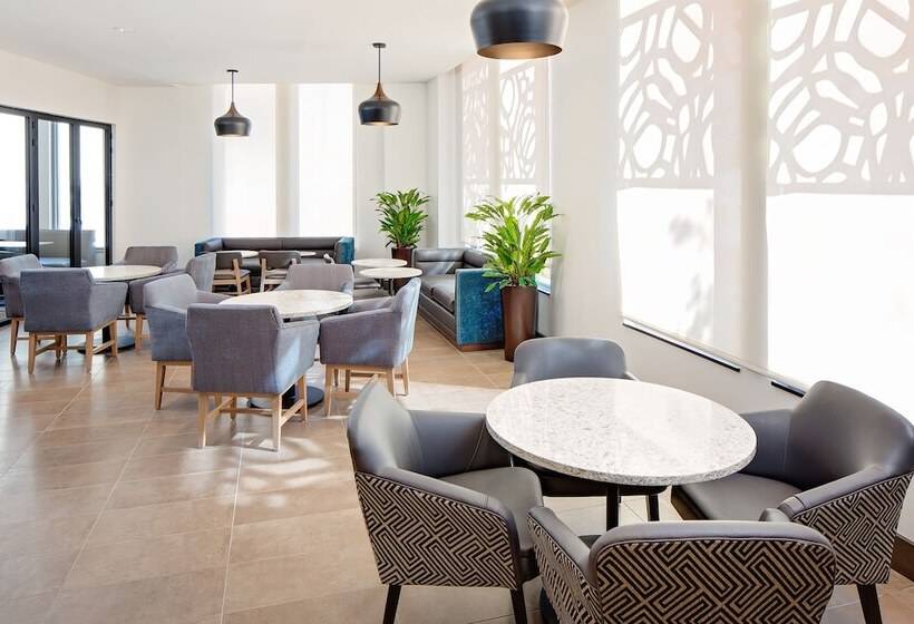 Отель Hyatt Place New Orleans Convention Center