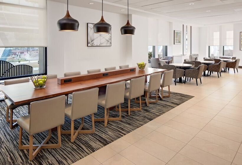 Отель Hyatt Place New Orleans Convention Center