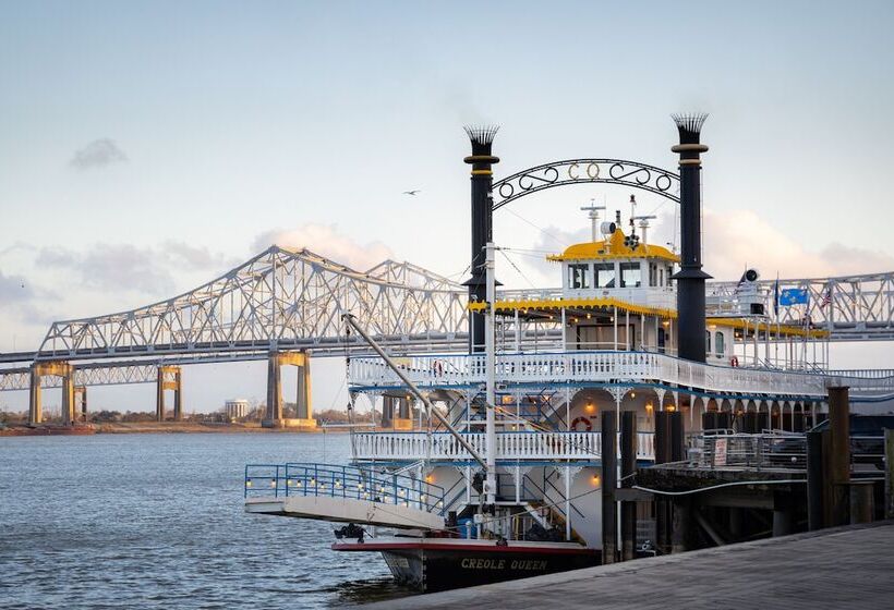 Отель Hyatt Place New Orleans Convention Center