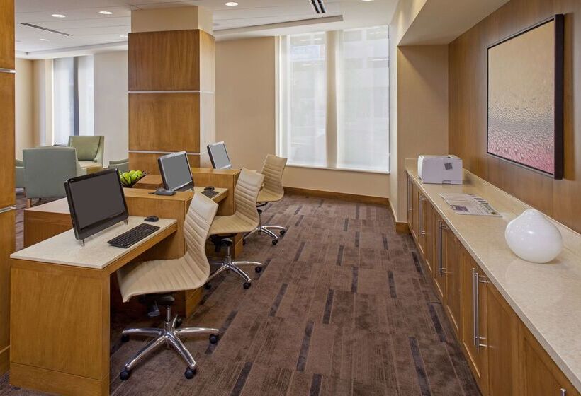 Отель Hyatt Place New Orleans Convention Center