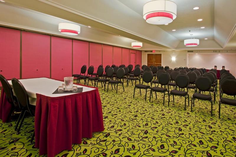 호텔 Indigo St Petersburg Downtown