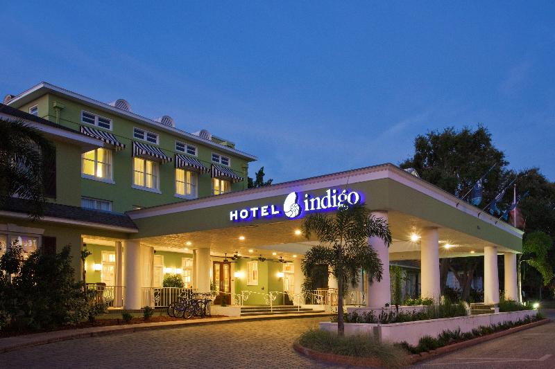 호텔 Indigo St Petersburg Downtown