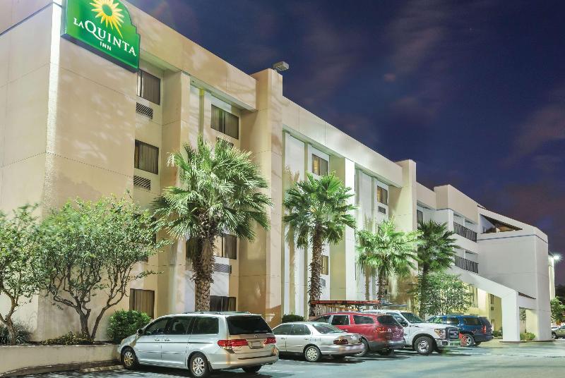 Отель La Quinta Inn By Wyndham Austin North
