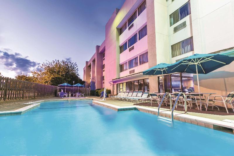 Отель La Quinta Inn By Wyndham Austin North