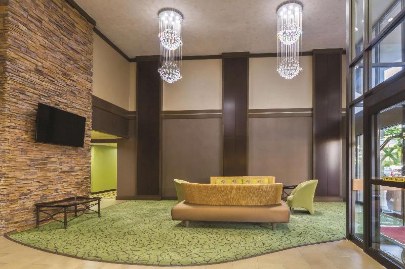 Отель La Quinta Inn By Wyndham Austin North