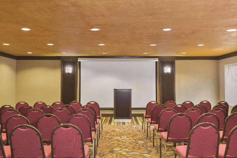 Отель La Quinta Inn By Wyndham Austin North