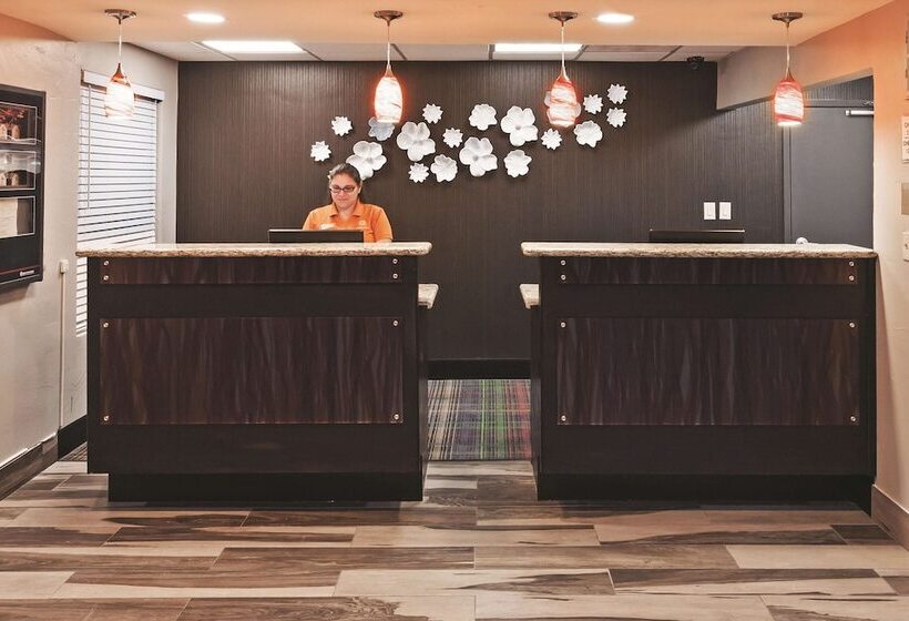 فندق La Quinta By Wyndham Denison   North Lake Texoma