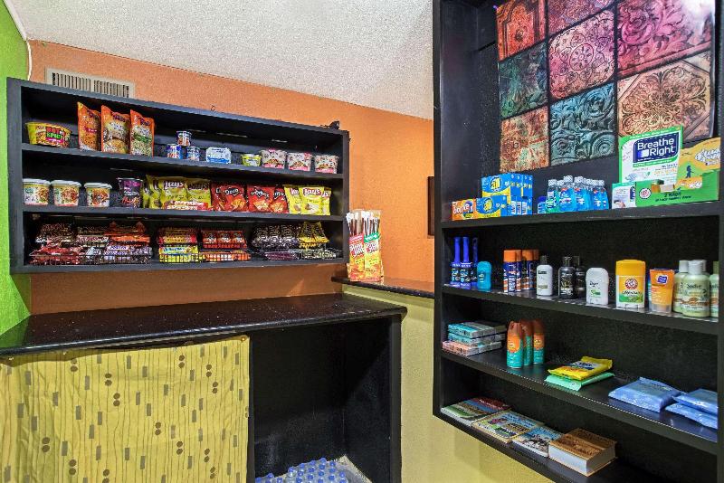 هتل La Quinta Inn & Suites By Wyndham Salina